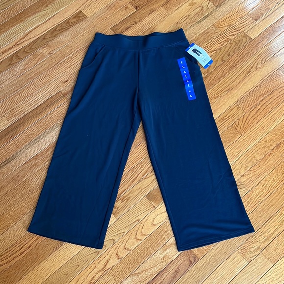 SENTIMENTAL NEW YORK Capri pants - Picture 1 of 8